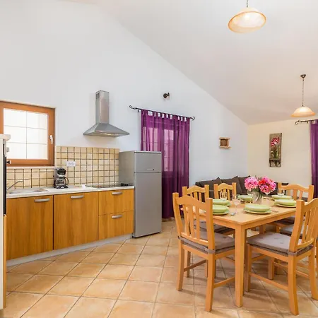 2 Bedroom Cozy In *