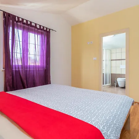 2 Bedroom Cozy In *