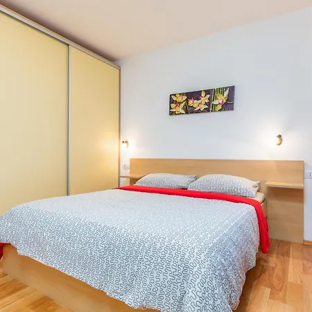 Holiday home 2 Bedroom Cozy In *